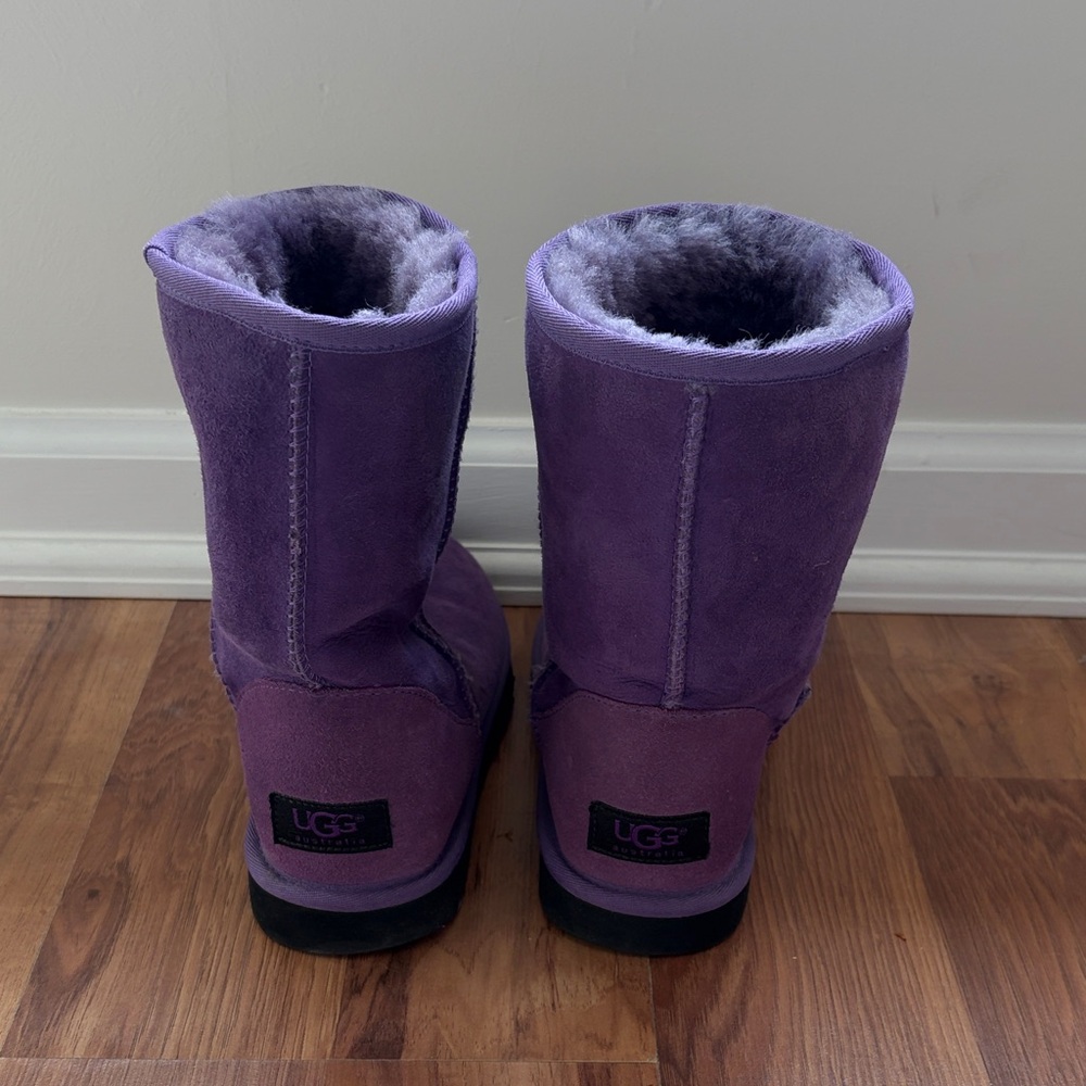 UGG - Classic Short Purple Uggs,  Size 6 - Picture 3 of 5